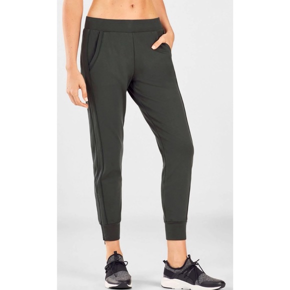 Fabletics Athletic Carrigan Jogger Gray Pull On Pants Yoga Gym Size Medium - Picture 3 of 6